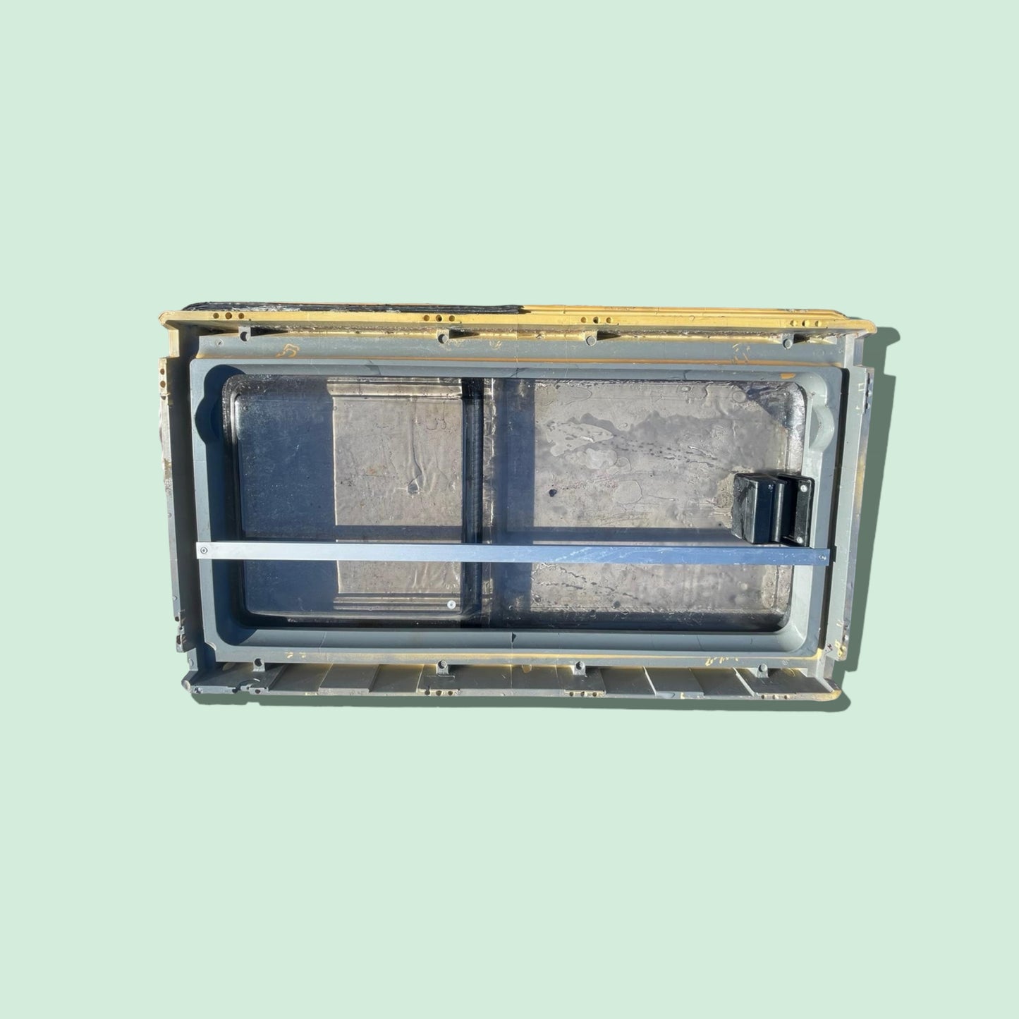 Camper raam 73 x 42,7 cm