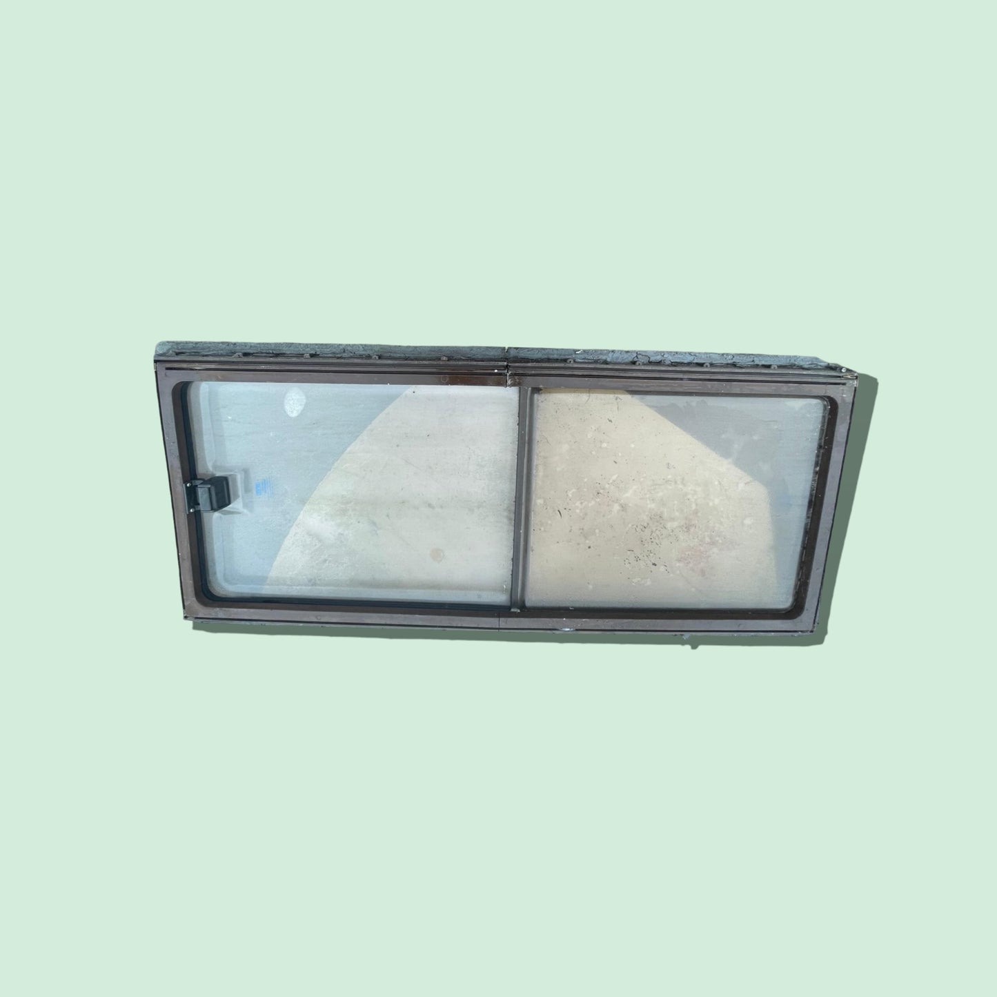 Camper raam 133,5 x 59 cm