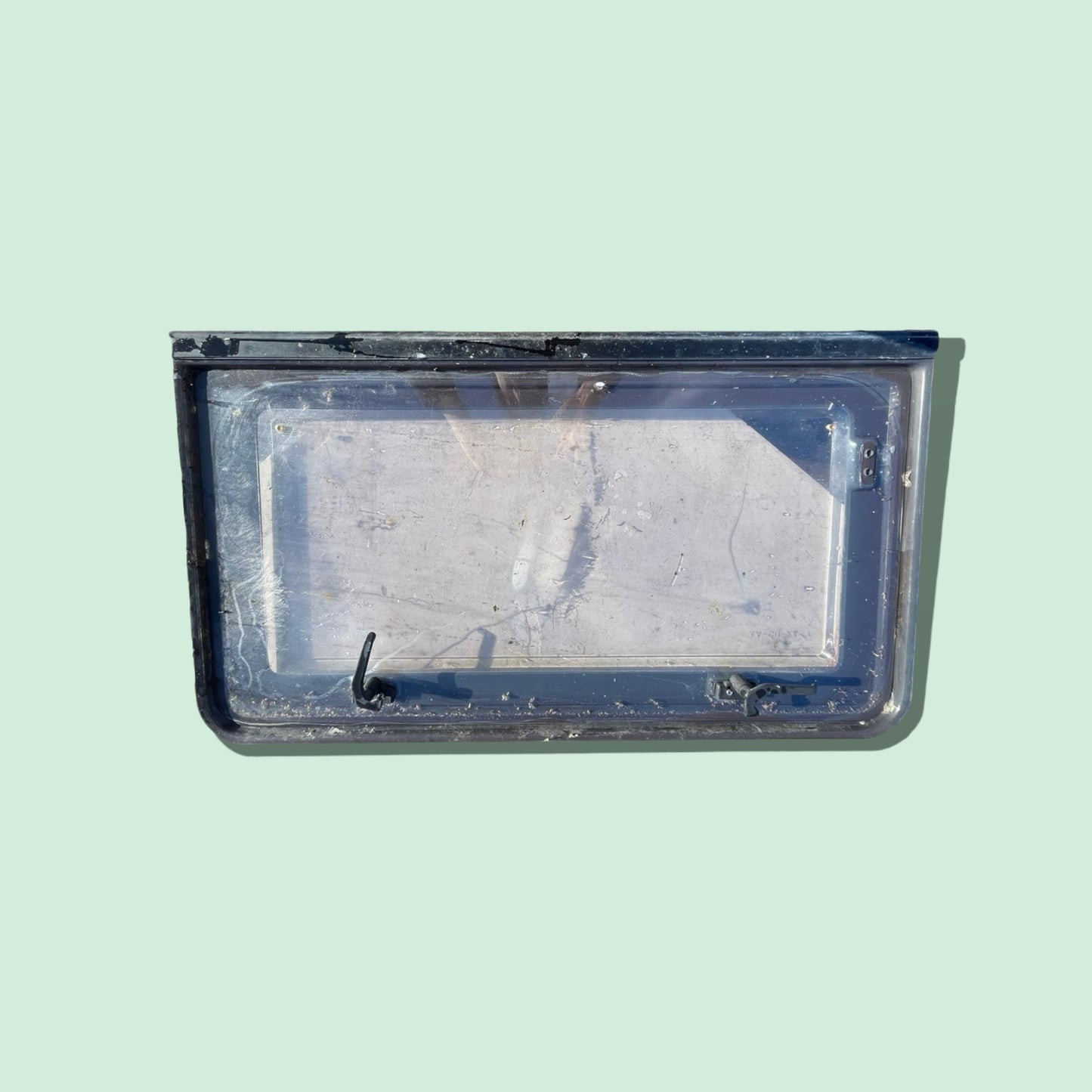 Camper raam 77 x 43,7 cm