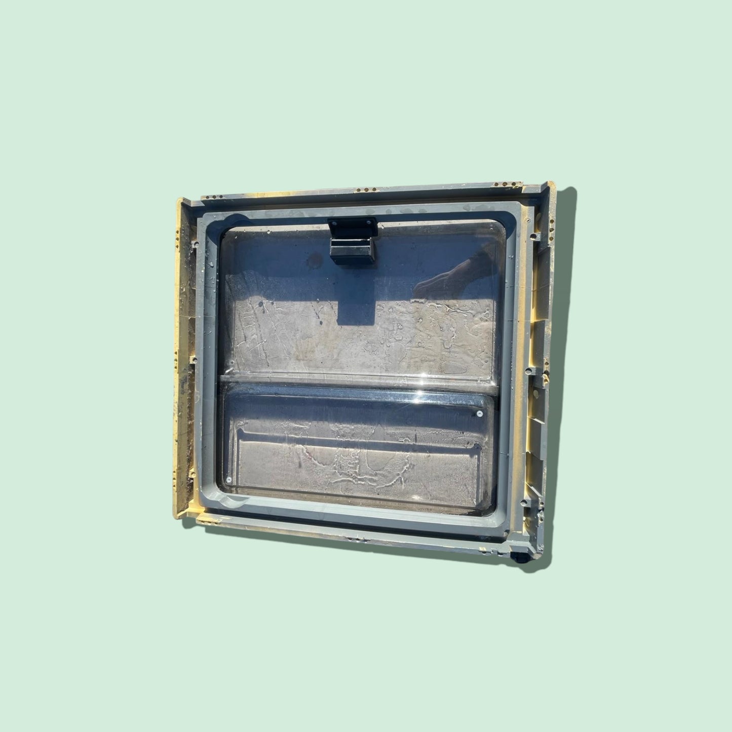 Camper raam 58 x 62,8 cm