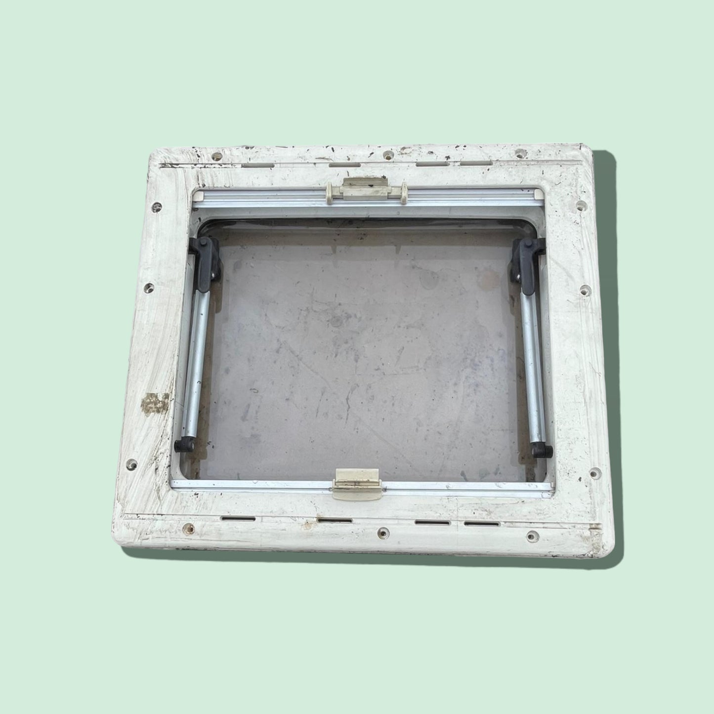 Camper raam 53 x 48 cm