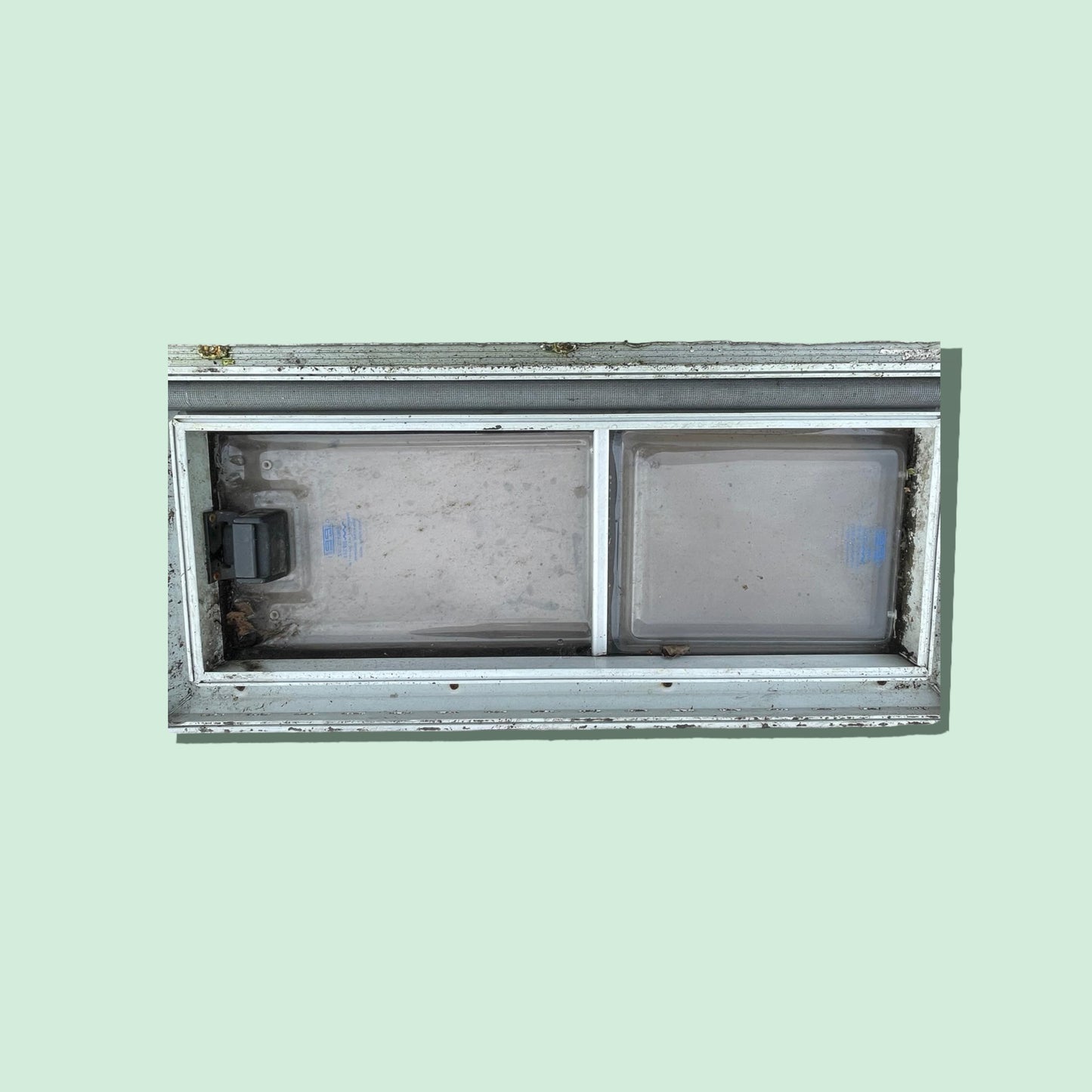 Camper raam 74,5 x 35 cm