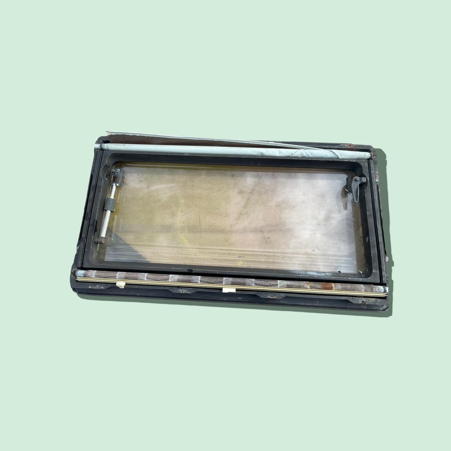 Camper raam 79 x 45 cm